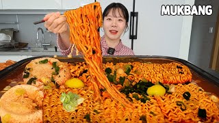 임산부 이정도 먹잖아요😂아침은 간단하게 얼큰한 대왕라면에 라죽 한 대접 먹방🍜│MUKBANG [upl. by Dahsar]