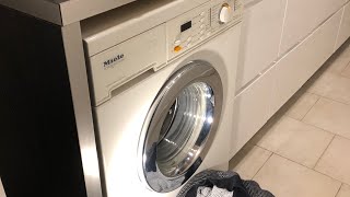 Miele Novotronic W 980 WCS  Coloureds Wash 60°C [upl. by Cacka622]