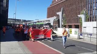 BauarbeiterWarnstreik in Hannover [upl. by Mcdougall]