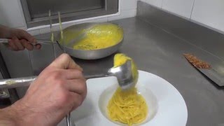 Come Fare la Pasta alla Carbonara  Ricette Cucina  Tutorial [upl. by Nnauol375]