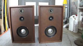 Great sound music vintage SANSUI Speakers SP 30 [upl. by Ihcalam136]