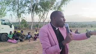 Rev Alexander Kambiri preaching at Masekera Ground in Malomo Ntchisi [upl. by Eilak]