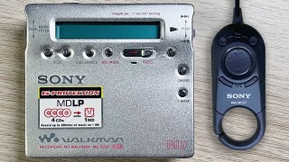 Sony MZR900 Walkman MiniDisc Player Near Mint Silver  Working [upl. by Ardnu]