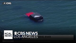 Driver rescued after Jeep goes into San Gabriel River [upl. by Akenihs]