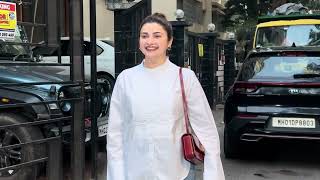 PRACHI DESAI SPOTTED AT SAAR CAFÉ IN BANDRA [upl. by Gnos]