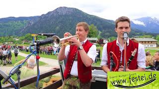 Maibaumaufstellen beim Gasthof Kohlhiasl Schönau am Königssee mit den Berchtesgadener Buam [upl. by Audrie]