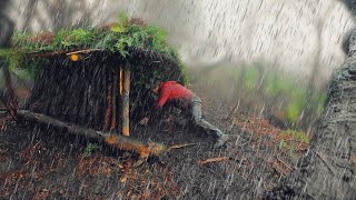 Camping alone building my survival shelter Bushcraft Camping in the rain [upl. by Abrahamsen]