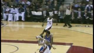 LeBron James Reverse Alley Oop from Delonte West [upl. by Enogitna]