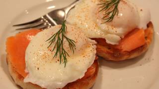 Smoked Salmon Eggs Benedict  Hollandaise Free Version [upl. by Anat]