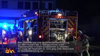 NEWS  Zimmerbrand mit starker Rauchentwicklung in Benrad [upl. by Ekihc]