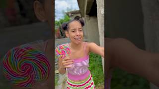 La paleta 🍭de la bebé gigante 👶🏻🍼🤣 paletadecolores paletas comedia humor funny shorts [upl. by Omlesna]