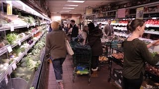 Ces supermarchés qui défient la grande distribution  Tout Compte Fait [upl. by Hulbert135]