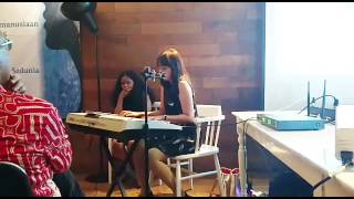 Usah Kau Lara Sendiri  Ruth Sahanaya ft Katon Bagaskara cover by Cania Citta [upl. by Eanore]