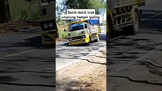 Detikdetik truk umplung hampir guling short [upl. by Nama453]