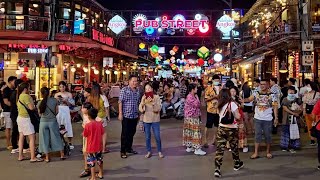 Cambodia Nightlife Pub Street Scene Virtual Walk  Siem Reap 4K [upl. by Liakim]