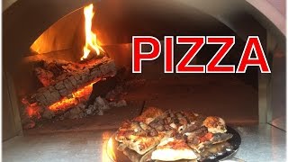 Pizza aus dem Pizzaofen mit Schinken und Ruccola  Klaus grillt [upl. by Happ]