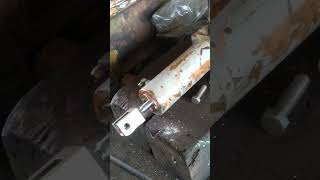 Hydraulic cylinder Test Gerak hydraulic cylinder oil seal rod [upl. by Kerry552]