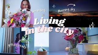 1V  Slow day living in a city apartment 🌇  Cooking flower arrangement lifestyle [upl. by Atter]