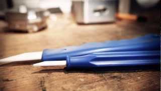 Use a Ceramic Deburring Knife for Scraping Deburring and Deflashing on Aluminium and Plastics [upl. by Alyek]