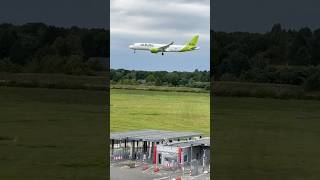 Landung von einer A 220 von airbaltic aviation planespotting [upl. by Notsuj]