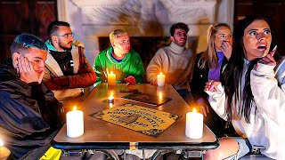 FAIRE UN OUIJA DANS UN CHATEAU HANTÉ [upl. by Ahsiliw]