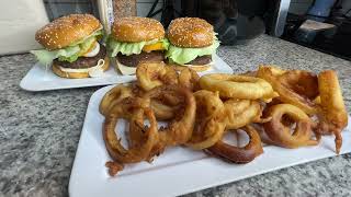 HOW TO MAKE ONION SOUP MIX BURGERS  BEERBATTERED ONION RINGS COMBO subscribe ebsolutelydelicious [upl. by Nigrom]