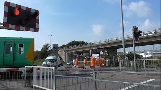 Repairing a broken barrier at Newhaven Level Crossing [upl. by Aube]