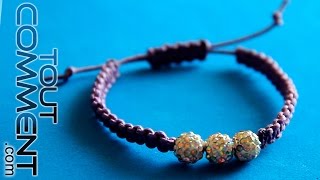 Faire un bracelet avec des fils et des perles [upl. by Pulchia]