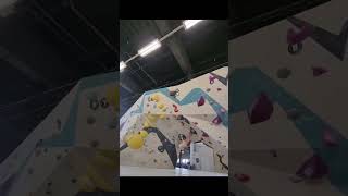 Neoliet Boulderbar Gelsenkirchen 1592024  red 6 Overhang fitness bouldering rockclimbinggym [upl. by Ahtnamas133]