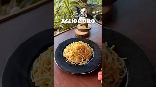 Aglio Olio spaghetti 🍝 youtubeshorts food viralfood trending foodie foodvideos spaghetti [upl. by Orianna684]