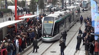 Tramway de Paris  Ligne T7  Inauguration à Villejuif [upl. by Sugar]