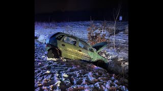 Wypadek w Borkach Trzy osoby przewiezione do szpitala w tym 8letnie dziecko [upl. by Myna]