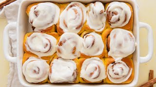 Kürbis Zimtschnecken – Pumpkin Spice Cinnamon Rolls [upl. by Lewse296]