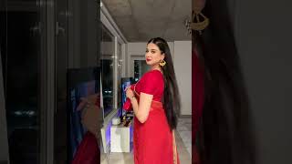 Red saree and sleek hair ❤️🤝🏻 saree redsareemakeuplook desi [upl. by Riabuz]