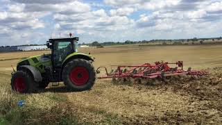 Déchaumage avec CLAAS Axion 830 et déchaumeur HORSCH Terrano FG [upl. by Aixela]