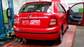 Škoda Fabia 14 MPI  Engine sound without exhaust [upl. by Aihceyt]