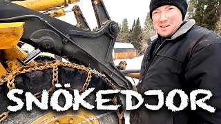 Snökedjor till traktor [upl. by Else]