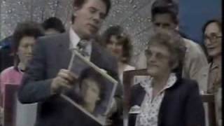 Programa Silvio Santos Qual é a musica SBT 1989 [upl. by Anaynek575]