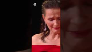 Juliette Binoche entrega reconocimiento a Meryl Streep en cannes2024❤ [upl. by Giraud830]