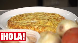 Cómo hacer la auténtica TORTILLA DE PATATAS española RECETA FÁCIL  La cocina de ¡HOLA [upl. by Prima]