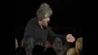 Beppe Grillo parla dei cinesi [upl. by Amyaj962]