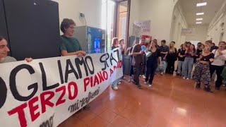 Gli studenti della Sapienza occupano gli uffici della facoltà di Lettere e Filosofia [upl. by Meeharb]