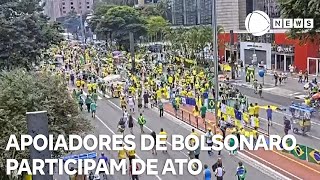 Apoiadores de Bolsonaro participam de ato na Avenida Paulista [upl. by Ahsaei]