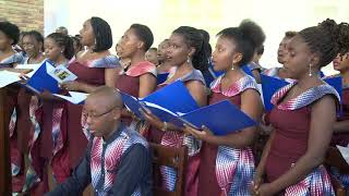 Ku vyiza vy urukundo by Chorale de Kigali [upl. by Auqemahs633]