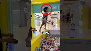 She found a way to trick the claw machine system shorts [upl. by Joub]