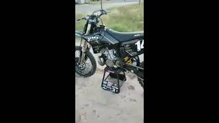 Sweet Blacked Out Yamaha YZ250 Cold Start Idling  Gold Hubs  Hinson Cover  Black Frame  WOW [upl. by Lleon]