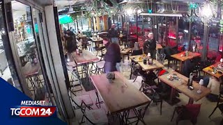 Frosinone spari in un bar del centro un morto e tre feriti [upl. by Sivad]