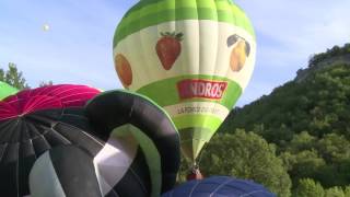 Montgolfiades de Rocamadour 2015  Lenvol des montgolfières [upl. by Stoffel835]